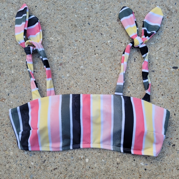 True Craft Stripe Bikini Set - Size Medium (Excellent Condition) - Picture 4 of 14